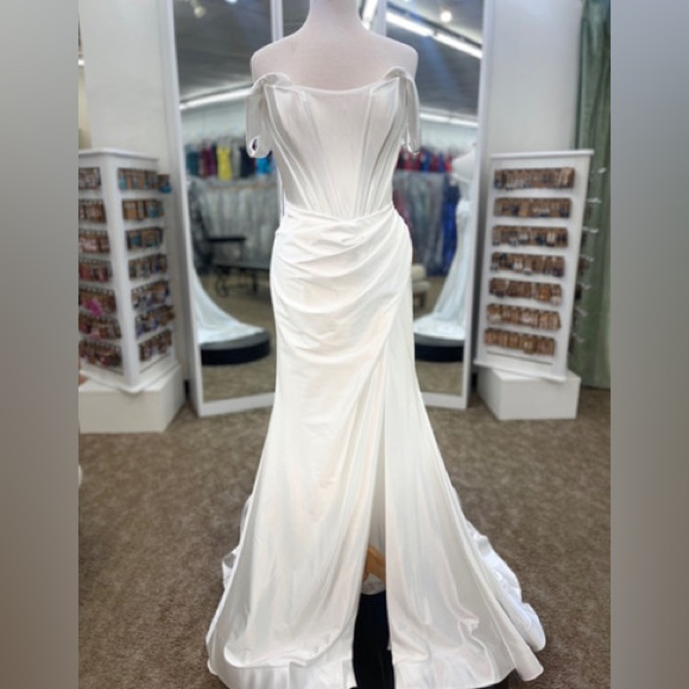 Sherri Hill Elegant Ivory Dress